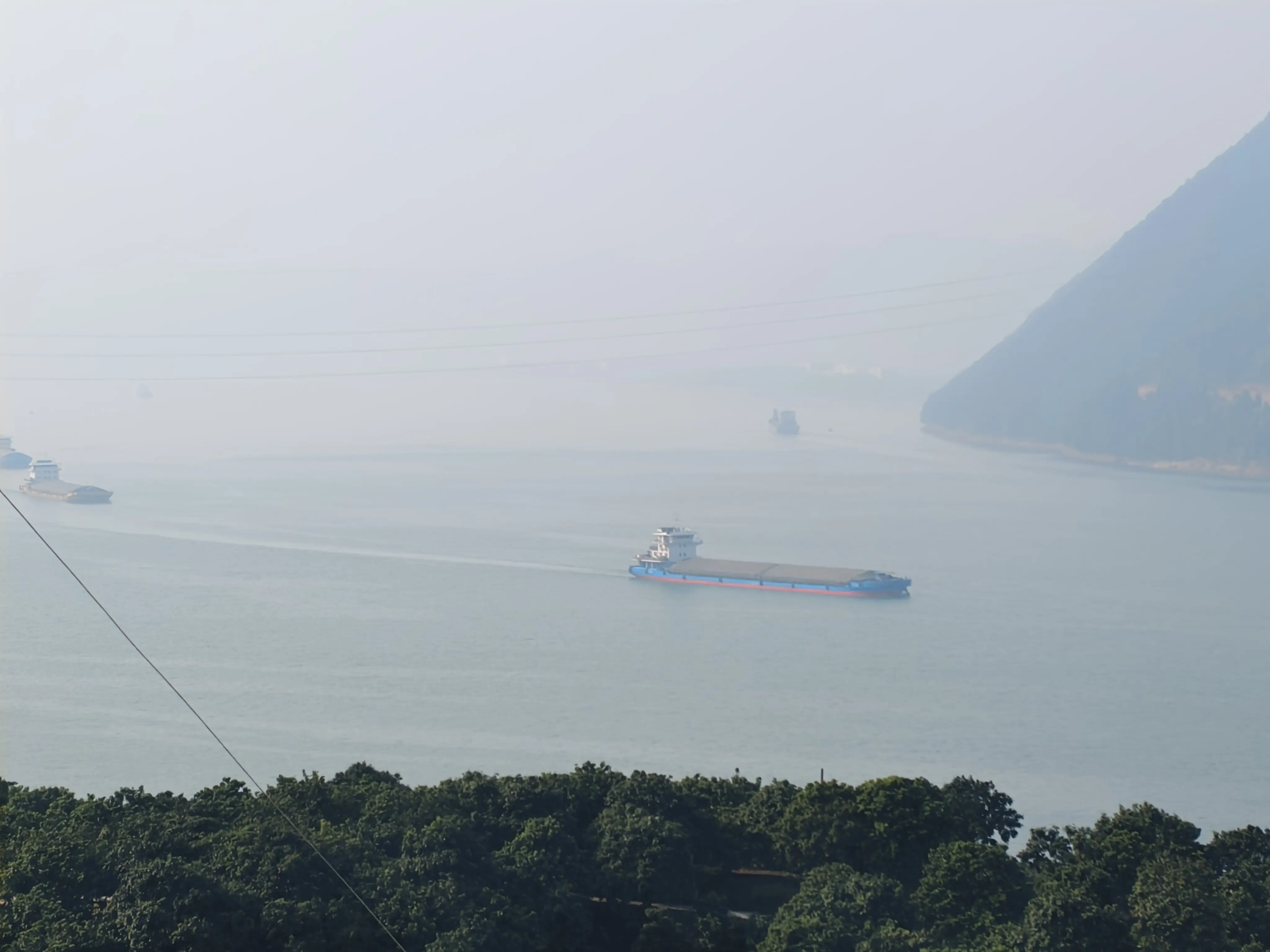 4B415A0037B095849A02B25211931570